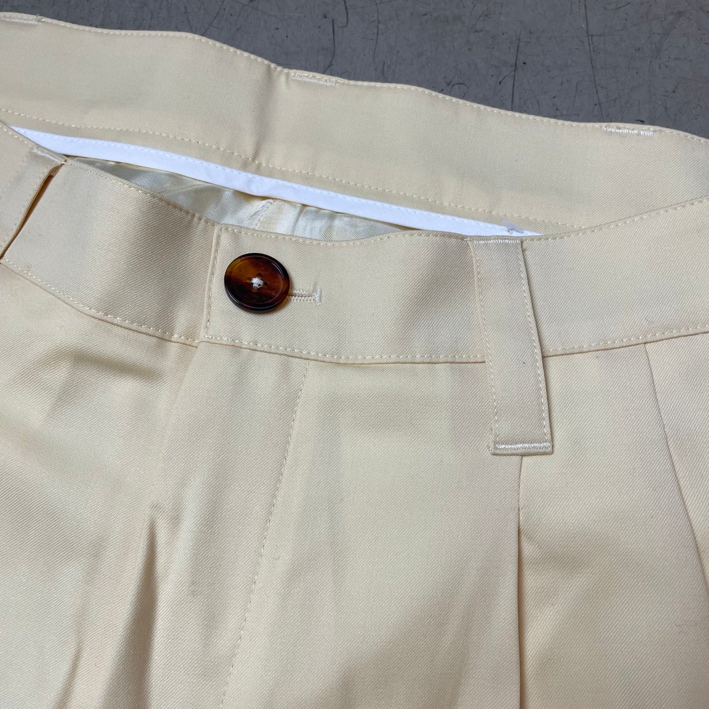 (L) Le Fleur Kurze Hose Chino Shorts Stoffhose helles gelb W32