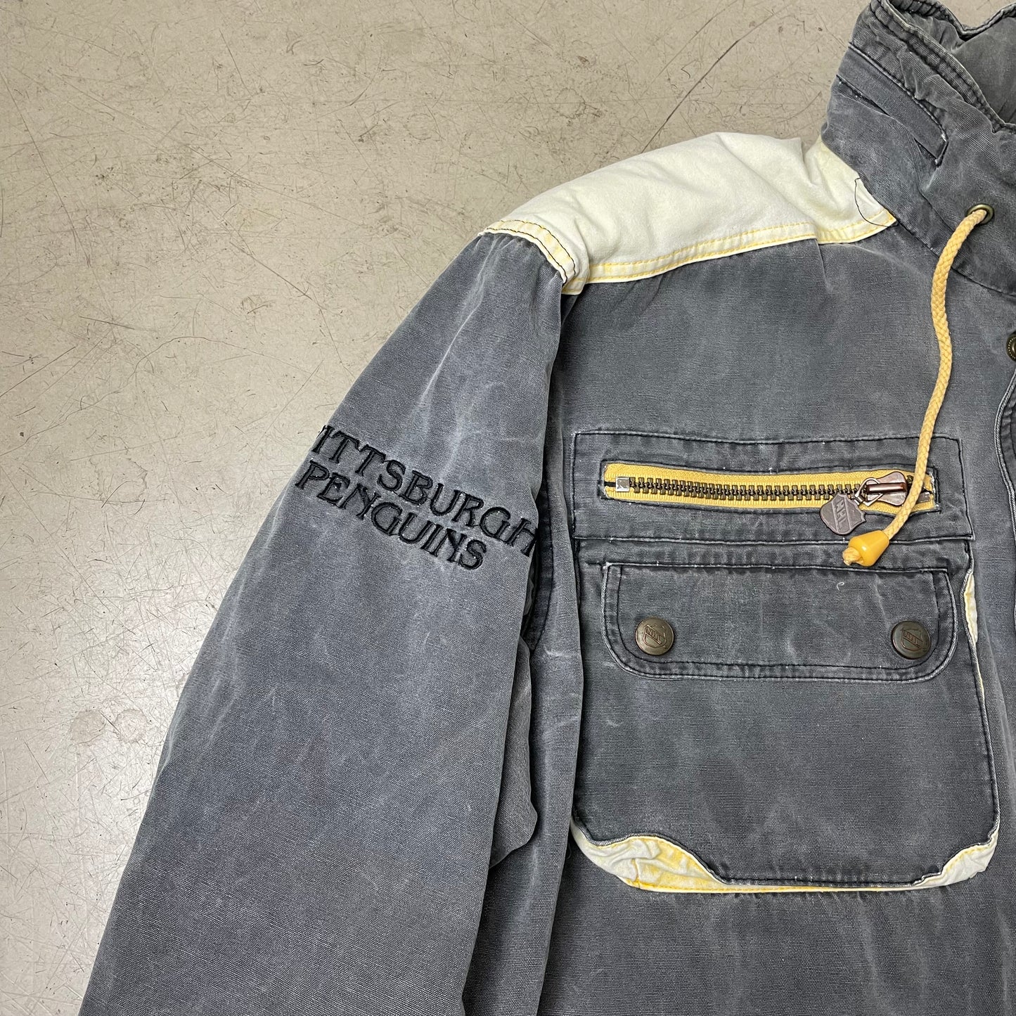 (M) 1990s Campri Teamline Pittsburgh Penguins NHL Jacket