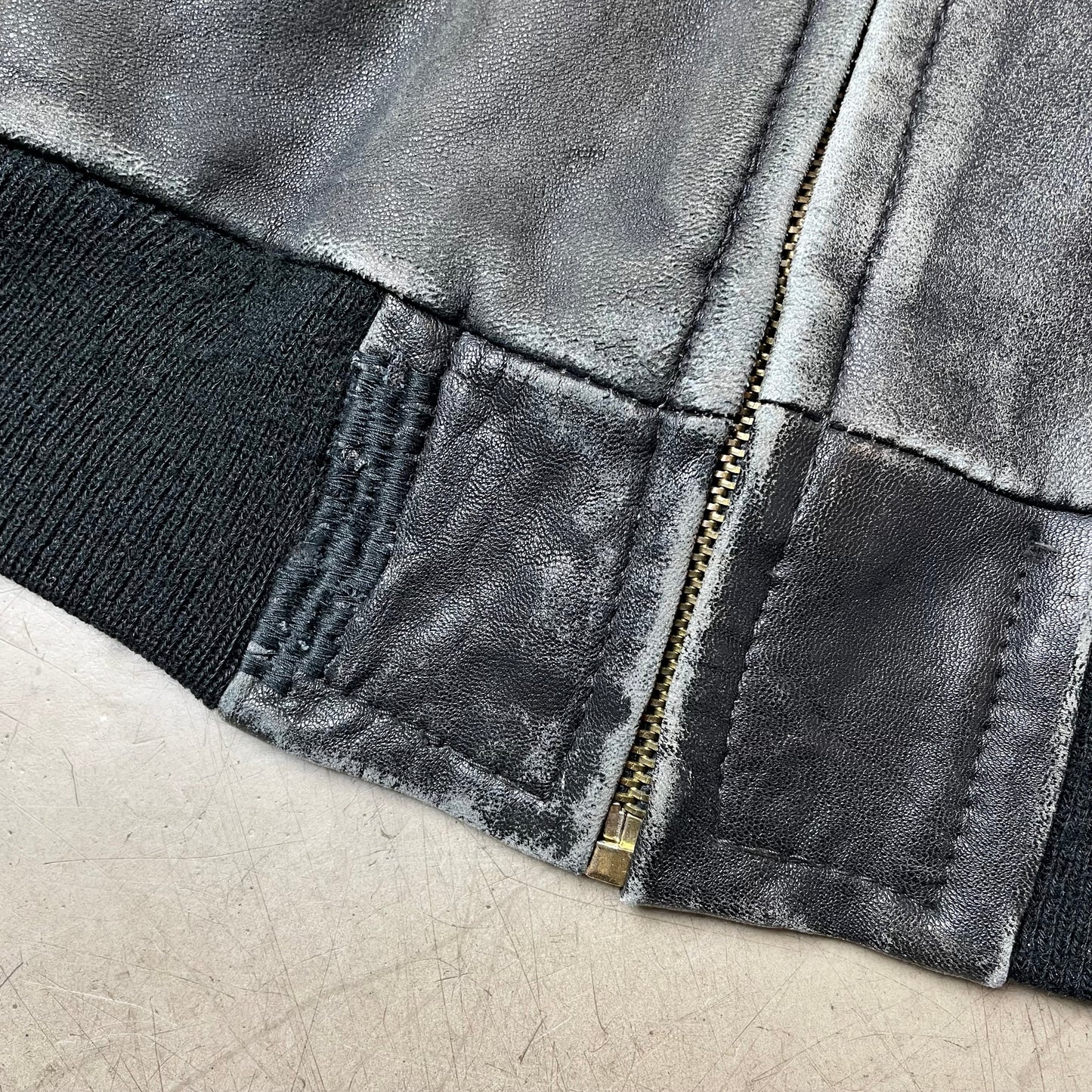 (M) Faded Repaired Vintage Leder Bomberjacke 48