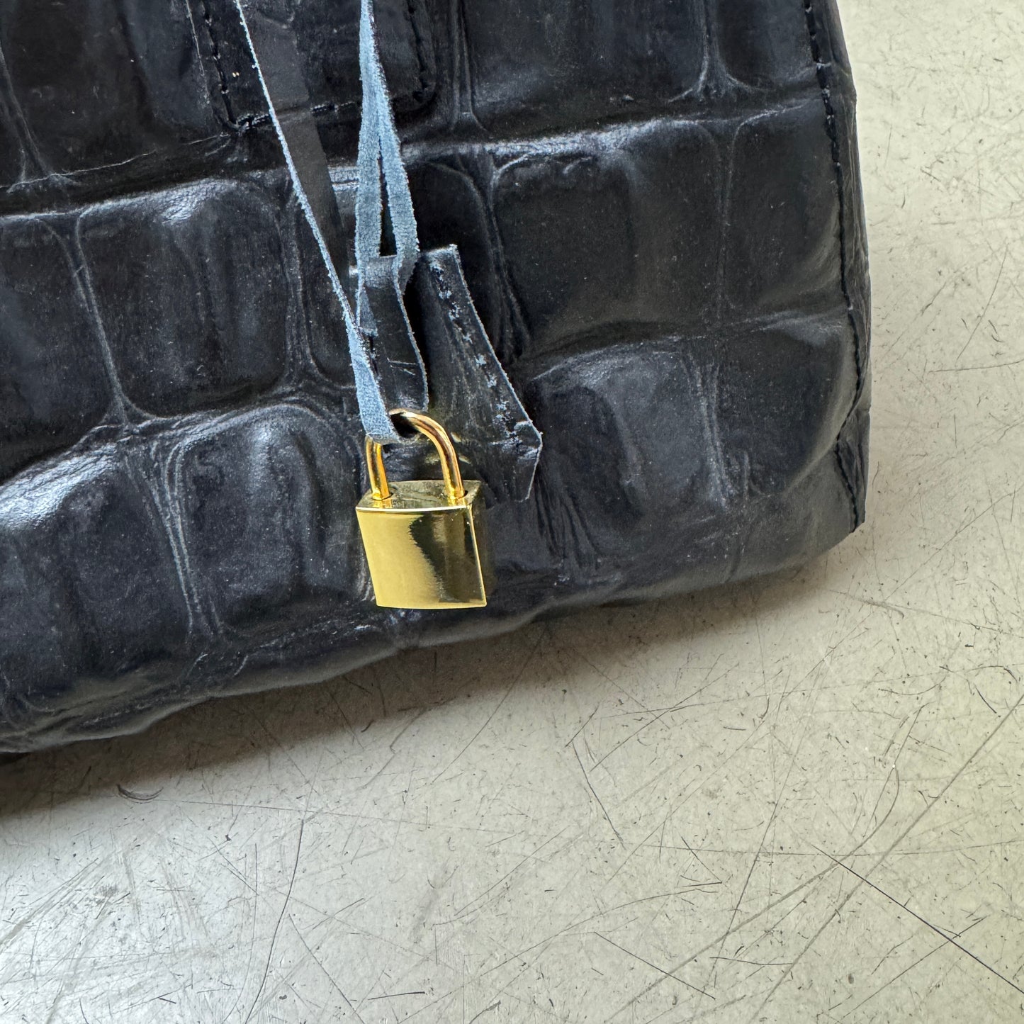 Vintage Croco Prägung Leder Handtasche schwarz