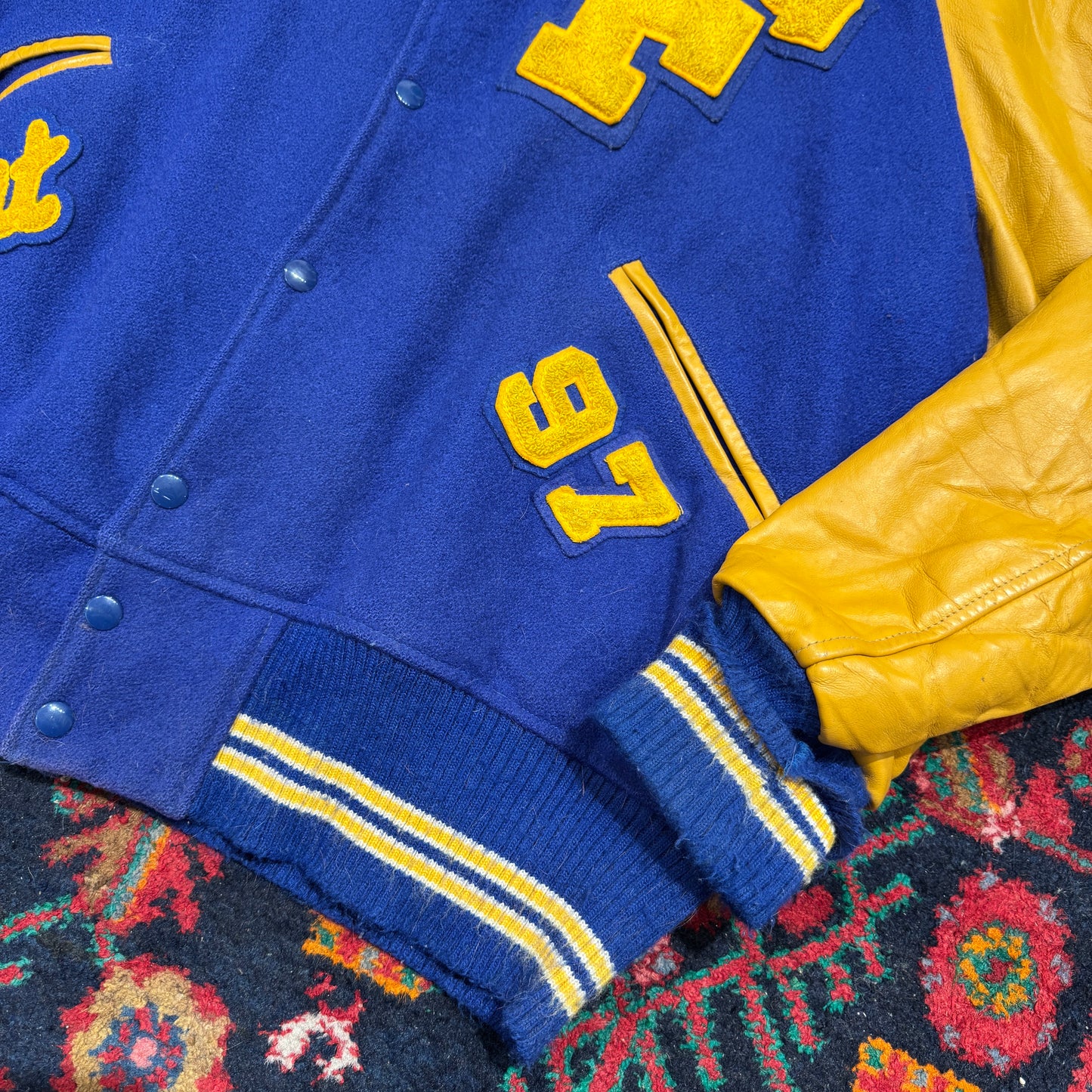 (L) 90S HUSKIES COLLEGE JACKE