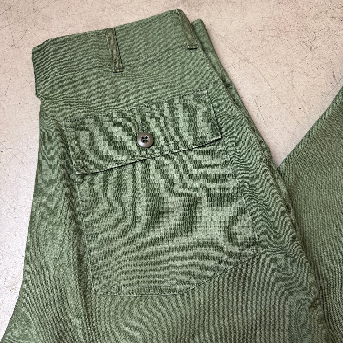 (M) Vintage Fatigue Army Pants Front Pocket Olivgrün W34/L29