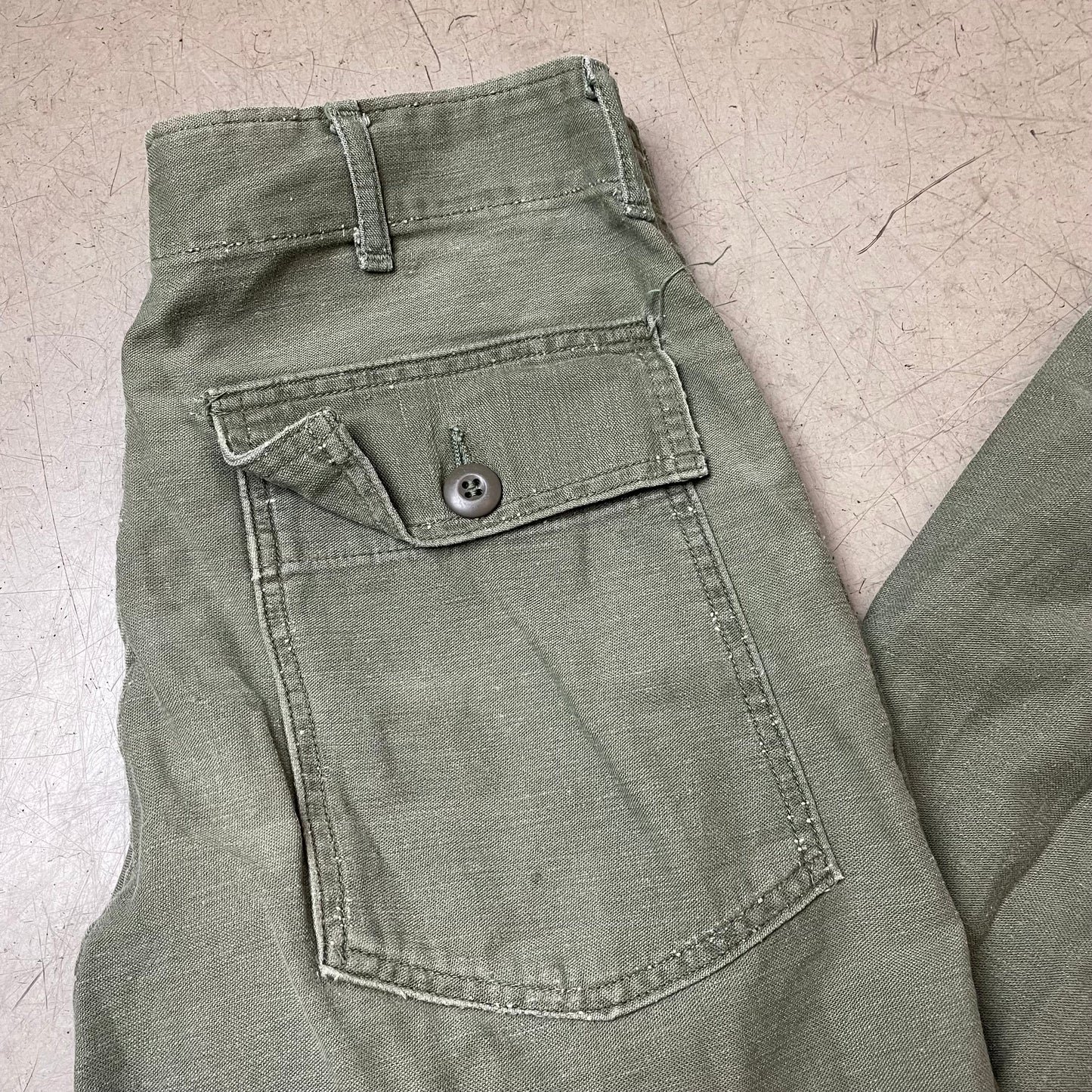 (S-M) US Army Front Pocket Utility Fatigue Pants olivgrün W30L31