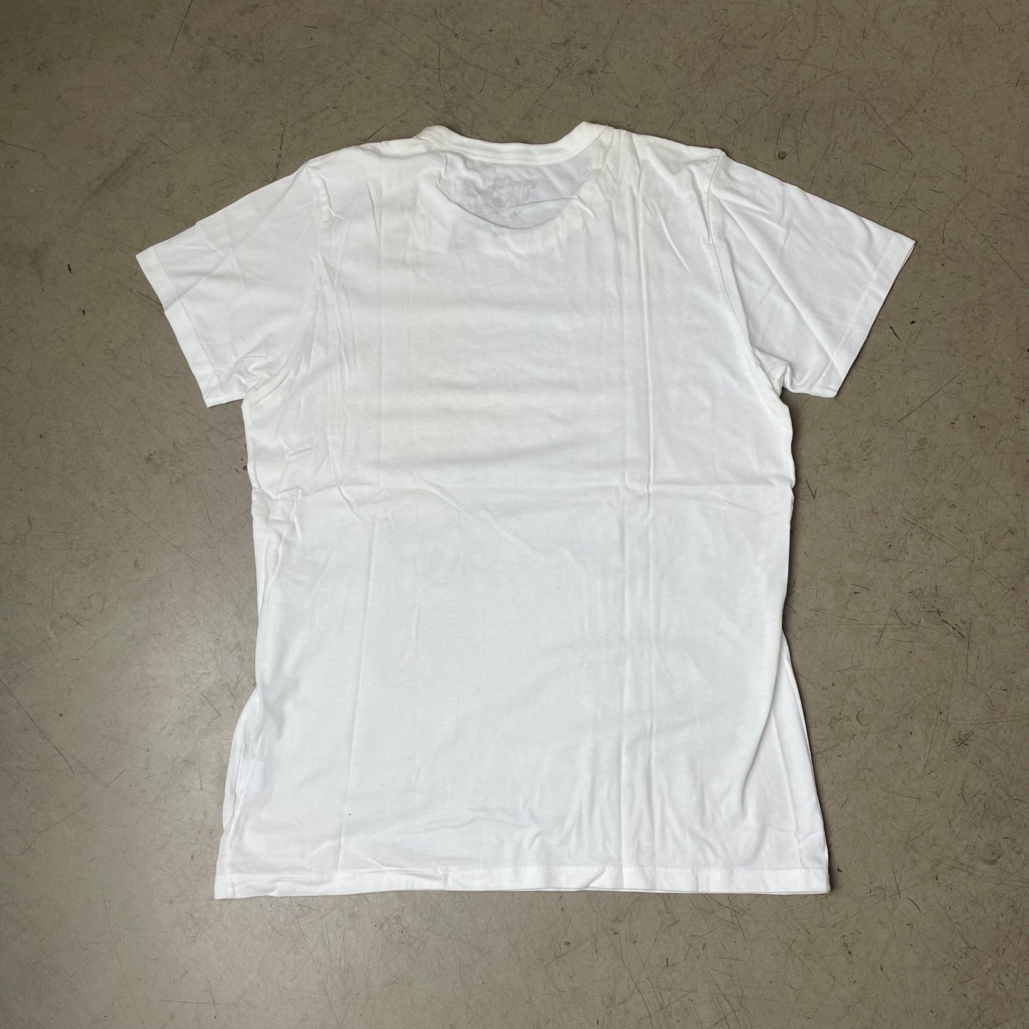 (M) True Religion World Tour Print Big Logo Tshirt weiß