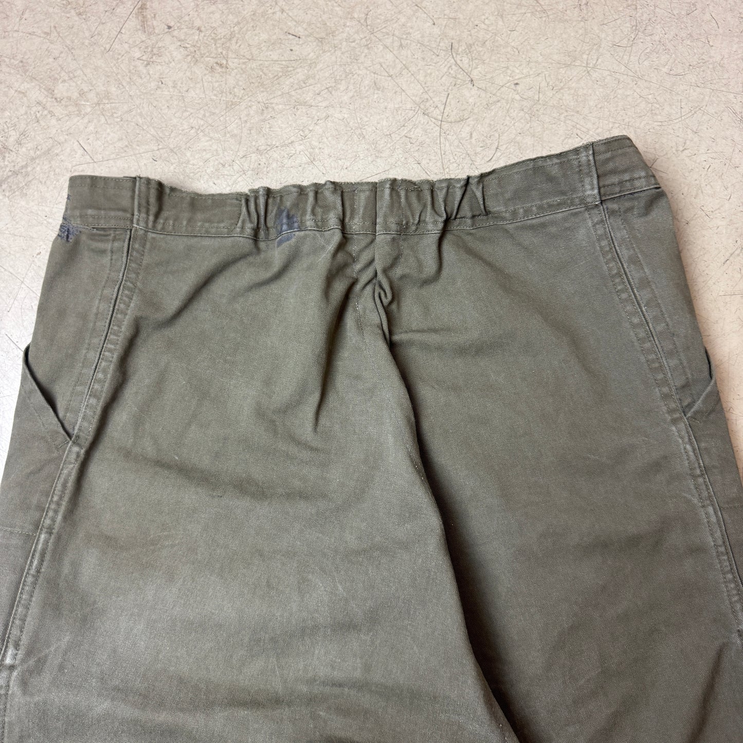 (XL) Repaired Vintage Army Fatigue Pants Olivgrün