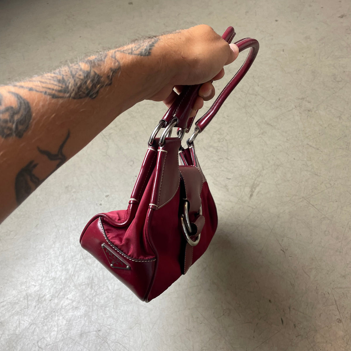 Vintage Prada Halfmoon Buckle Bag rot Nylon Leder