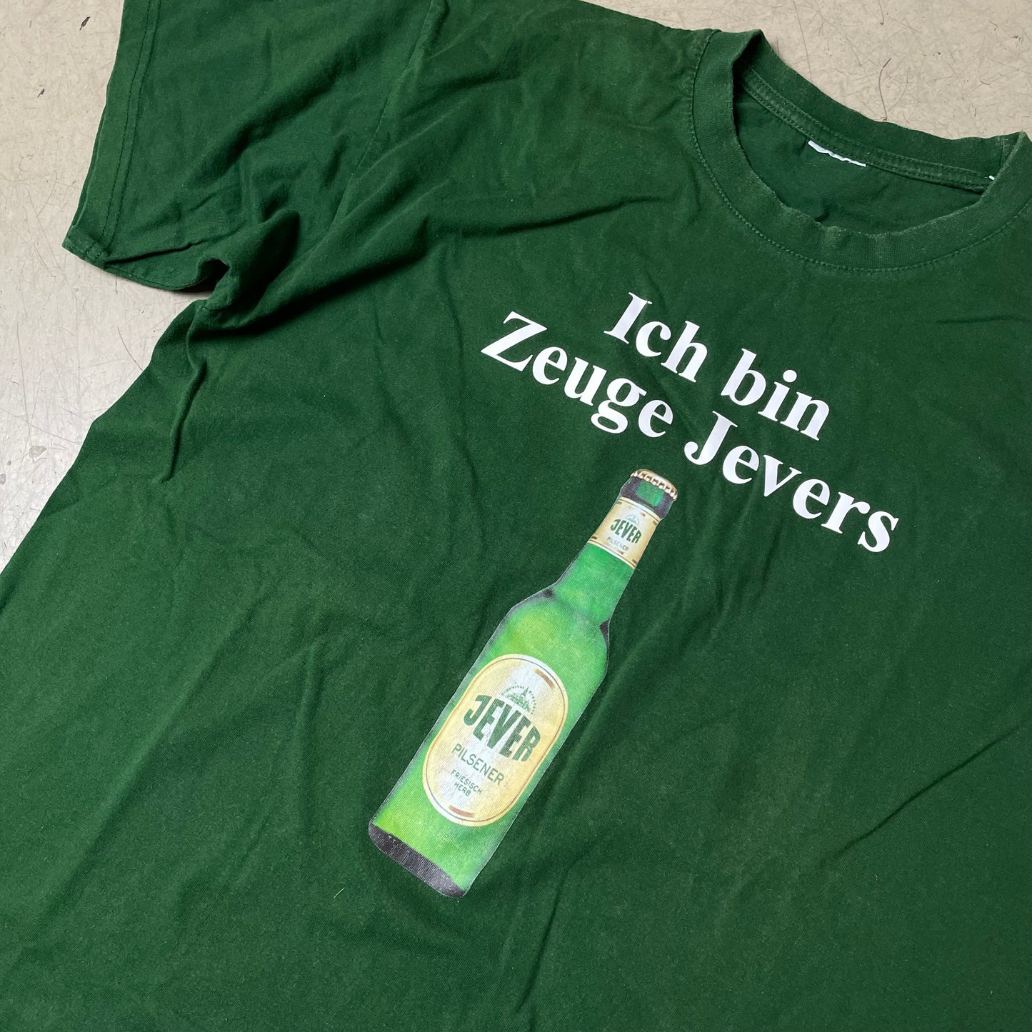 (L) Quote Beer Tshirt grün „Ich bin Zeuge Jevers“