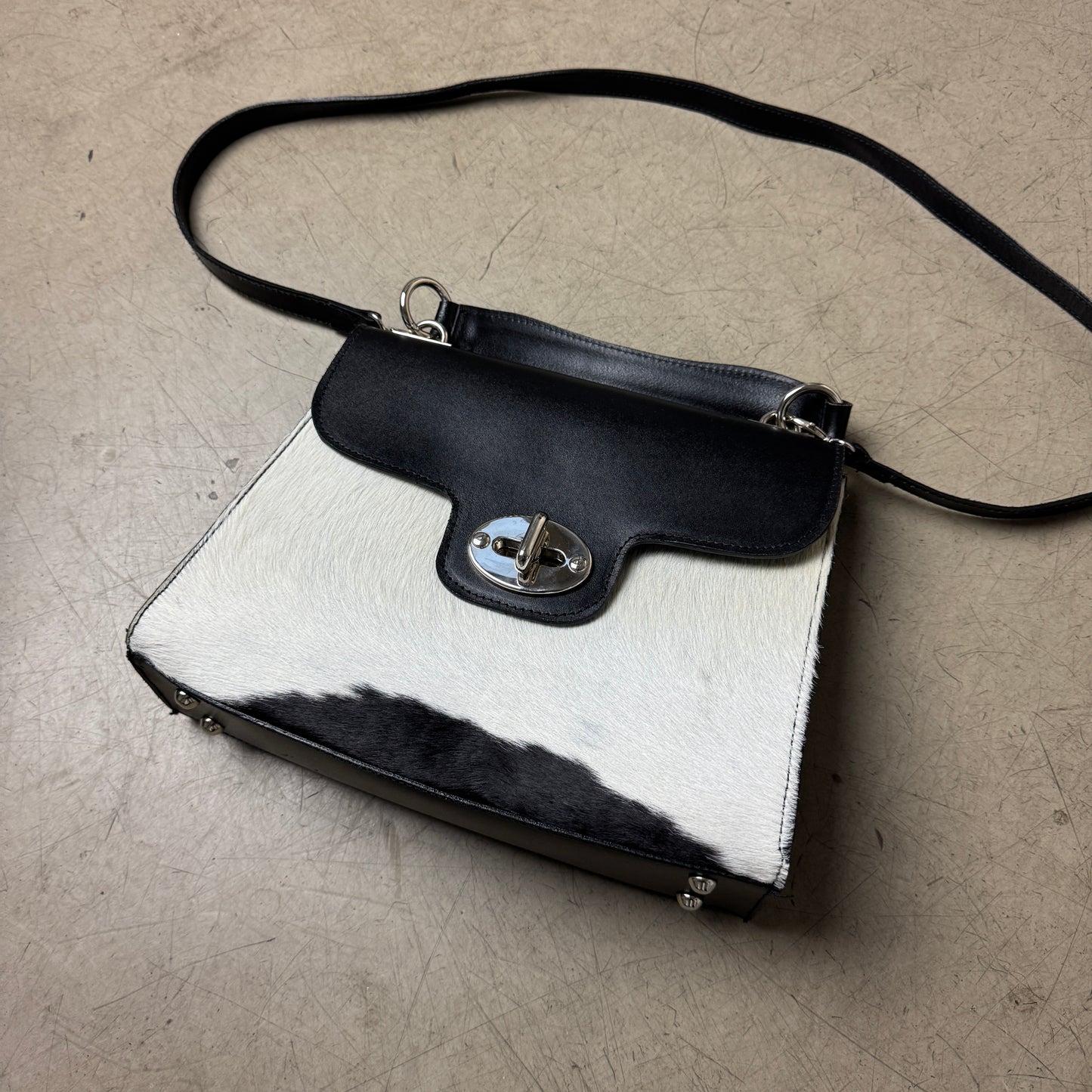 Black White Cow Hide / Kuhfell Leder Handtasche