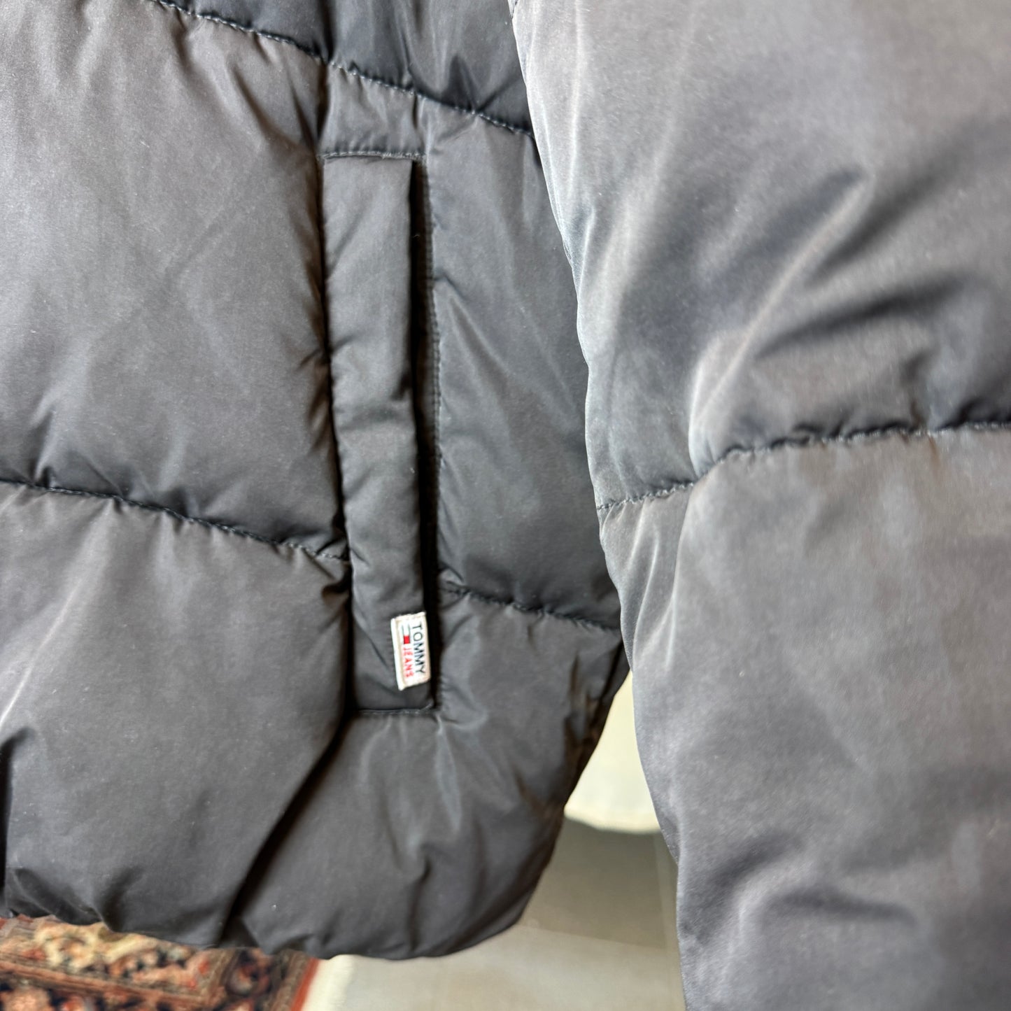 (L) TOMMY HILFIGER PUFFER JACKET