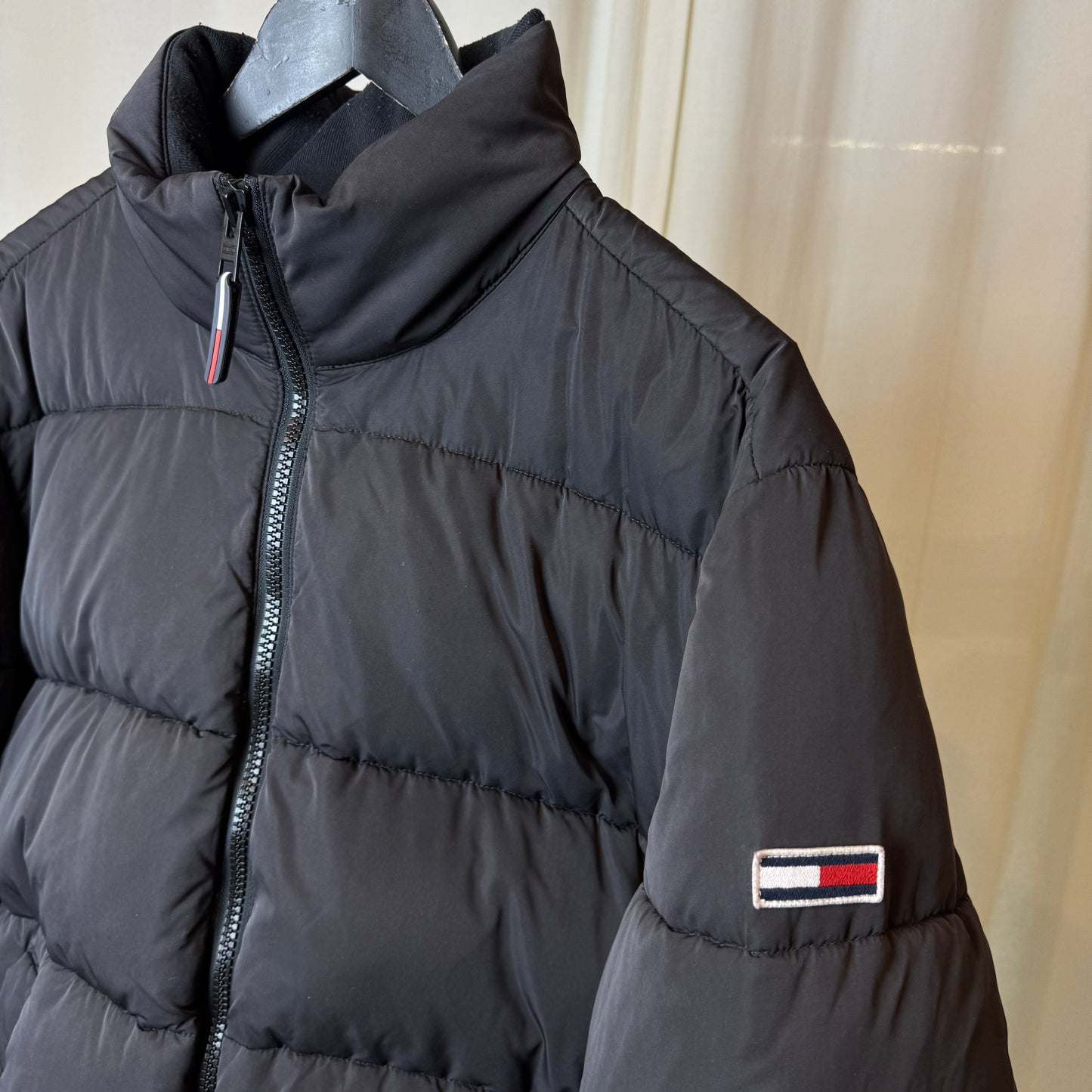 (L) TOMMY HILFIGER PUFFER JACKET