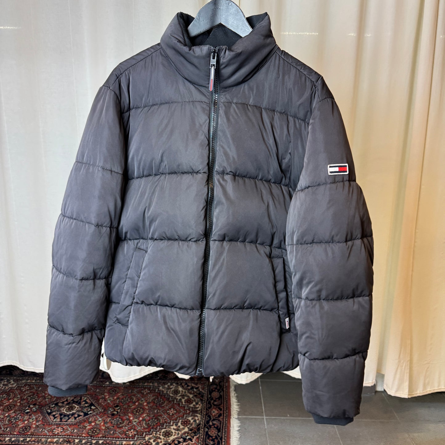 (L) TOMMY HILFIGER PUFFER JACKET